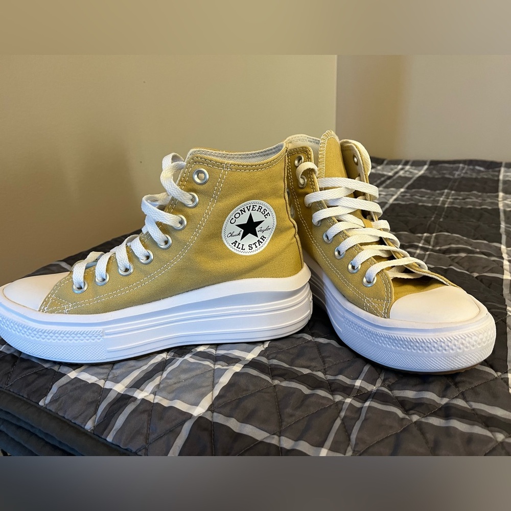 Converse High-Top Sneakers in Yellow and White